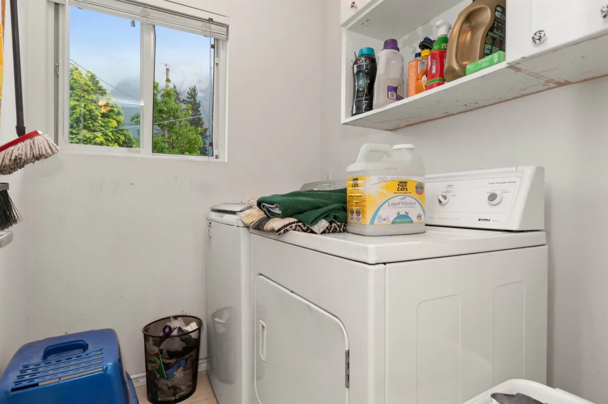 Bedroom 3 Photo of 564 Wallace Street, Hope, BC