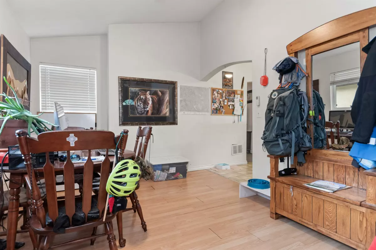 Bedroom 4 Photo of 564 Wallace Street, Hope, BC
