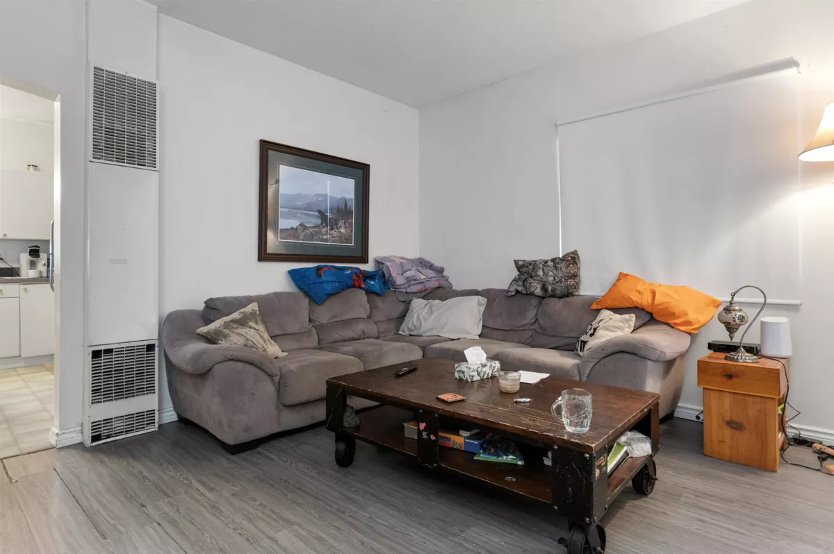 Powder Room Photo of 564 Wallace Street, Hope, BC