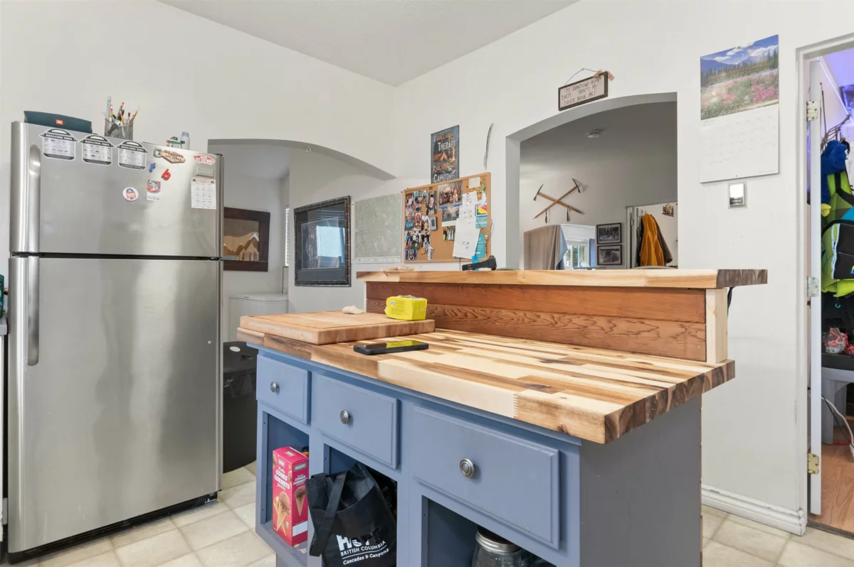 Primary Bedroom Photo of 564 Wallace Street, Hope, BC