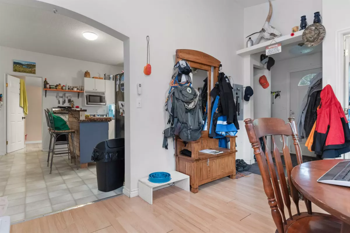 Walk-In Closet Photo of 564 Wallace Street, Hope, BC