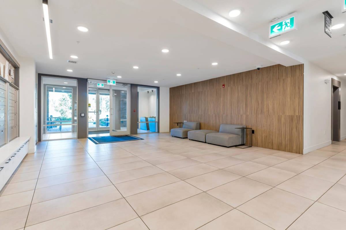 Front Yard Photo of 214 19935 75a Avenue, Langley, BC