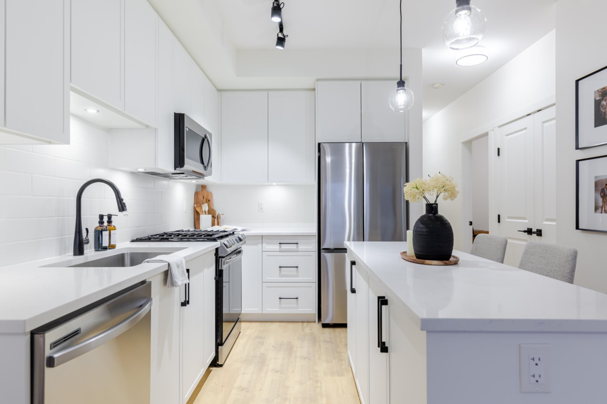 Kitchen Island Photo of 214 19935 75a Avenue, Langley, BC