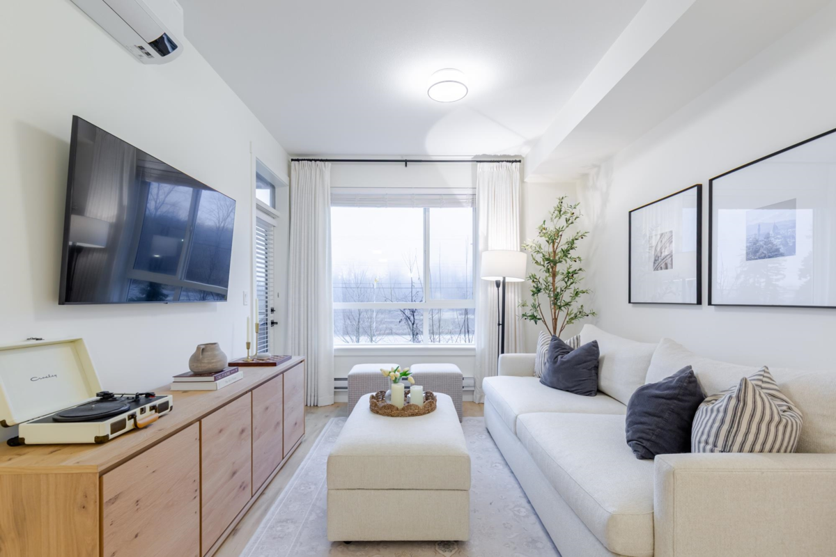 Kitchen Photo of 214 19935 75a Avenue, Langley, BC