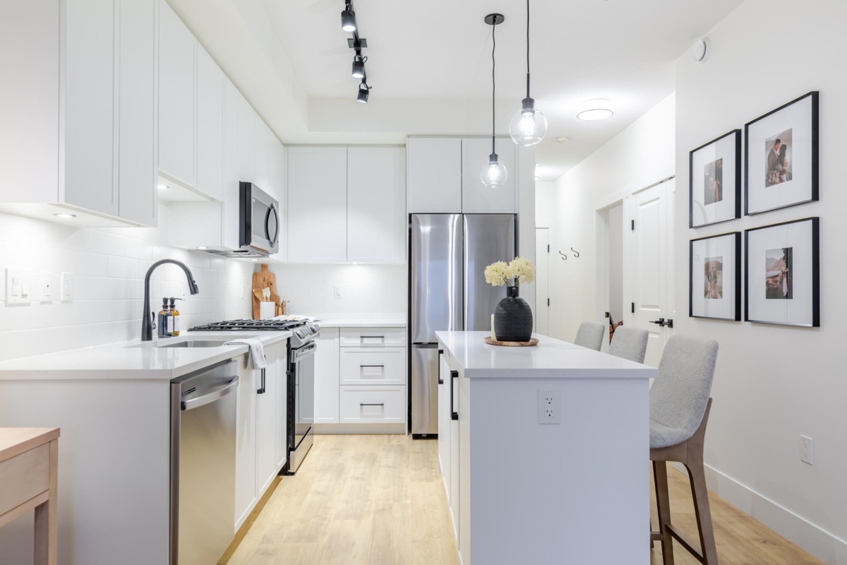 Primary Bathroom Photo of 214 19935 75a Avenue, Langley, BC