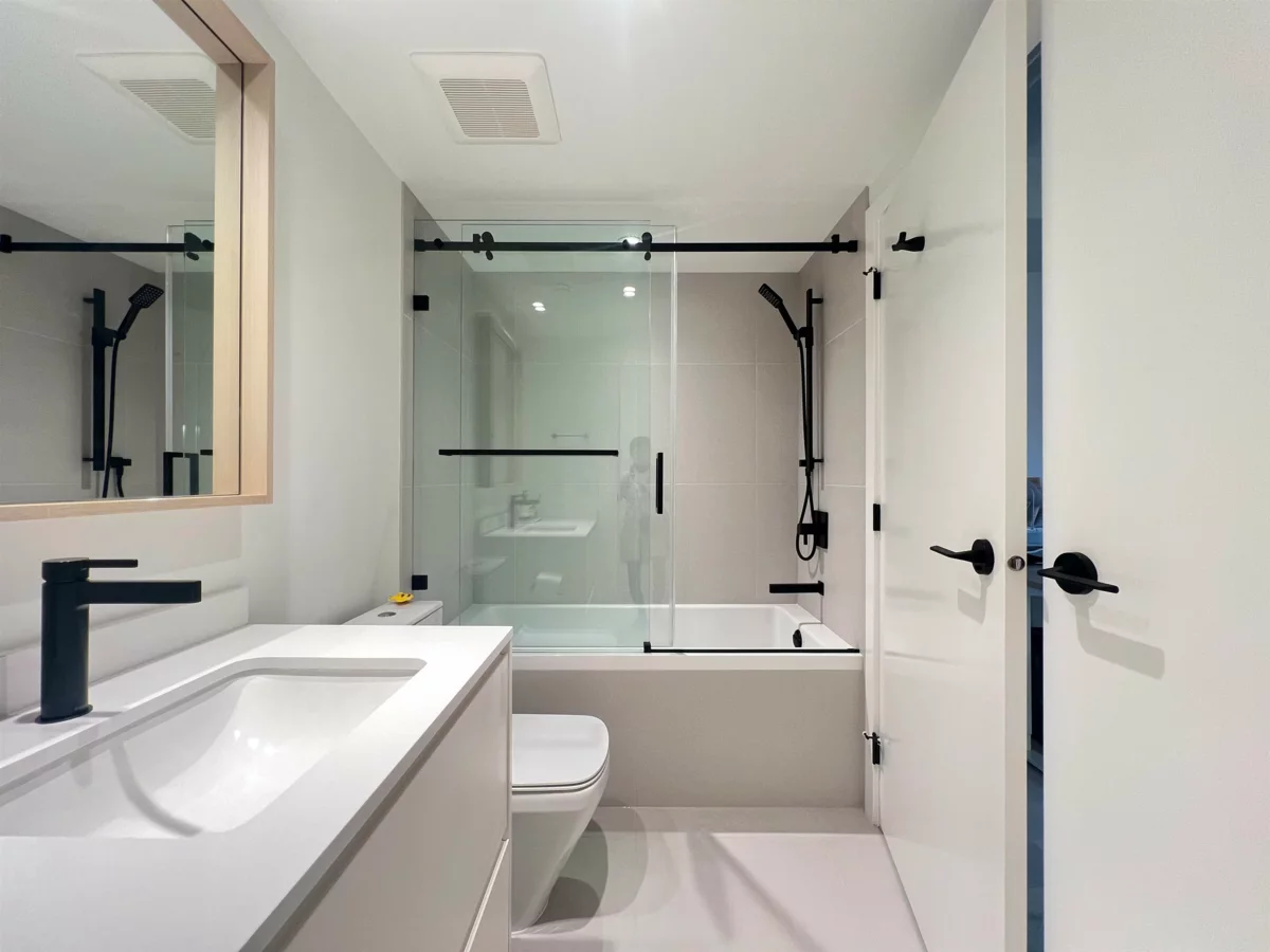 Front Yard Photo of 34 530 W 28th Avenue, Vancouver, BC