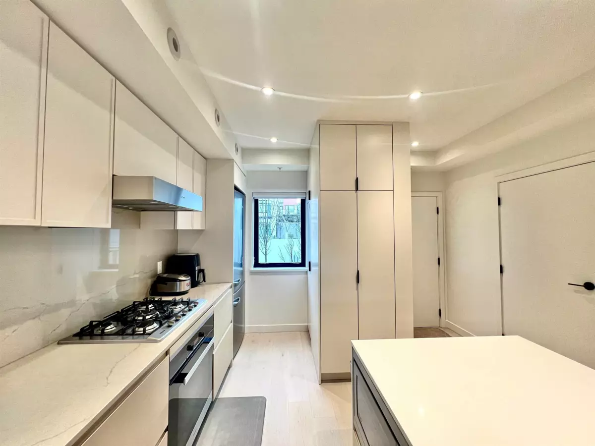 Guest Bathroom Photo of 34 530 W 28th Avenue, Vancouver, BC