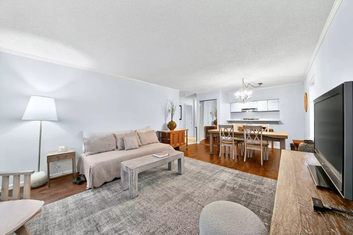 Primary Bathroom Photo of 104 1551 W 11th Avenue, Vancouver, BC