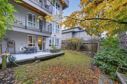 Entry Foyer Photo of 104 1551 W 11th Avenue, Vancouver, BC