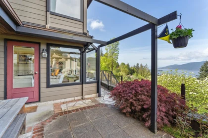 Backyard Photo of 5207 Aspen Drive, West Vancouver, BC