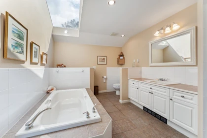 Laundry Room Photo of 5207 Aspen Drive, West Vancouver, BC