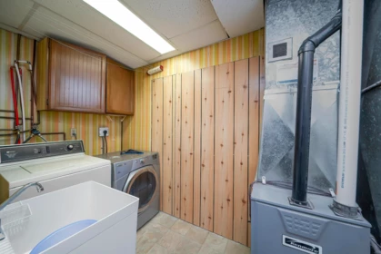 Guest Bathroom Photo of 4933 44 Avenue, Delta, BC