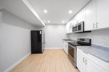 Hallway Photo of 4933 44 Avenue, Delta, BC