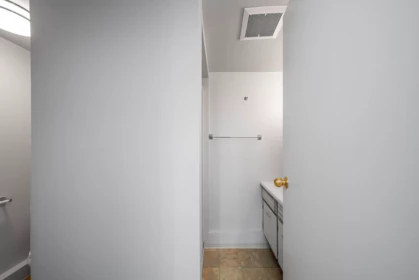 Powder Room Photo of 4933 44 Avenue, Delta, BC