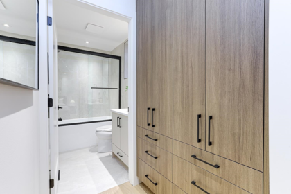 Powder Room Photo of 1 1990 Venables Street, Vancouver, BC
