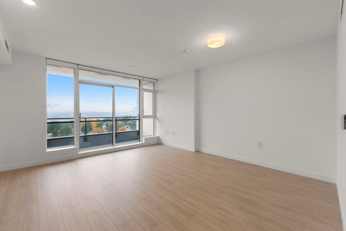 Family Room Photo of 1810 13675 107a Avenue, Surrey, BC