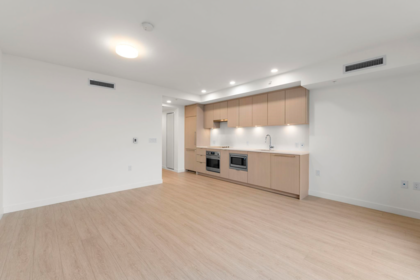 Kitchen Photo of 1810 13675 107a Avenue, Surrey, BC
