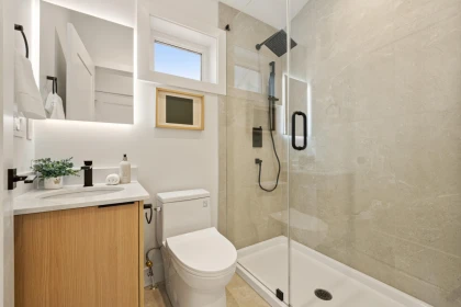 Powder Room Photo of 3156-2 E 8th Avenue, Vancouver, BC