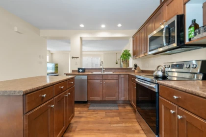 Kitchen Island Photo of 12 9232 Woodbine Street, Chilliwack, BC