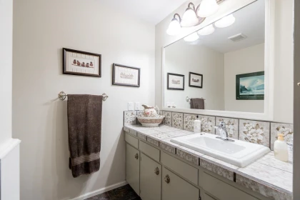 Guest Bathroom Photo of 4035 Hoskins Road, North Vancouver, BC