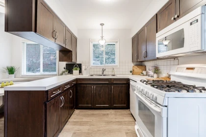 Kitchen Island Photo of 4035 Hoskins Road, North Vancouver, BC