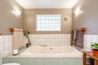Primary Bathroom Photo of 4035 Hoskins Road, North Vancouver, BC