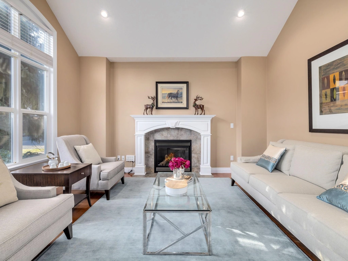 Living Room Photo of 14185 33 Avenue, Surrey, BC