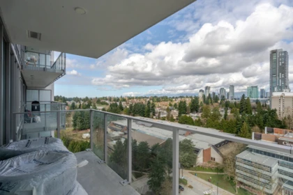 Hallway Photo of 1607 9675 King George Boulevard, Surrey, BC