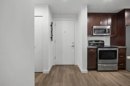 204 2238 Whatcom Road, Abbotsford, BC, Abbotsford — Apartment/Condo for sale