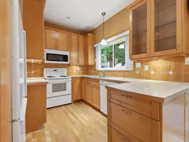 533 Ascot Street, Coquitlam, BC, Coquitlam — Single Family Residence for sale