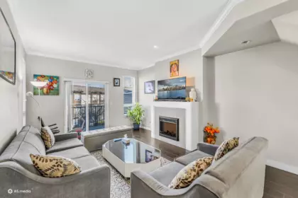 Breakfast Nook Photo of 4 5888 144 Street, Surrey, BC