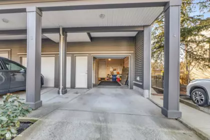 Entry Foyer Photo of 4 5888 144 Street, Surrey, BC