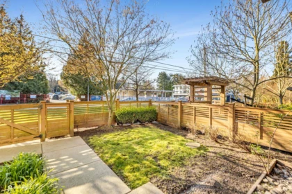 4 5888 144 Street, Surrey, BC, Surrey — Townhouse for sale