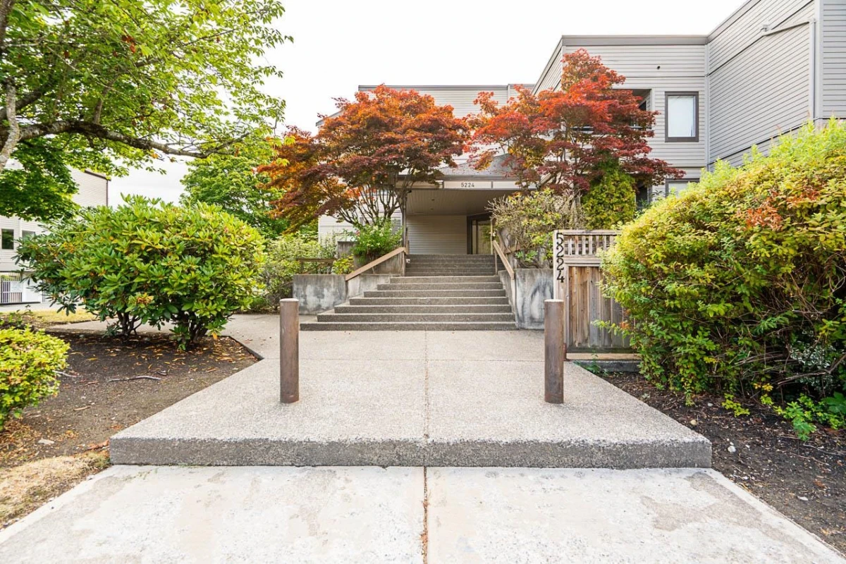Family Room Photo of 106 5224 204 Street, Langley, BC