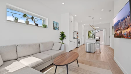 225 E 57th Avenue, Vancouver, BC, Vancouver — Half Duplex for sale