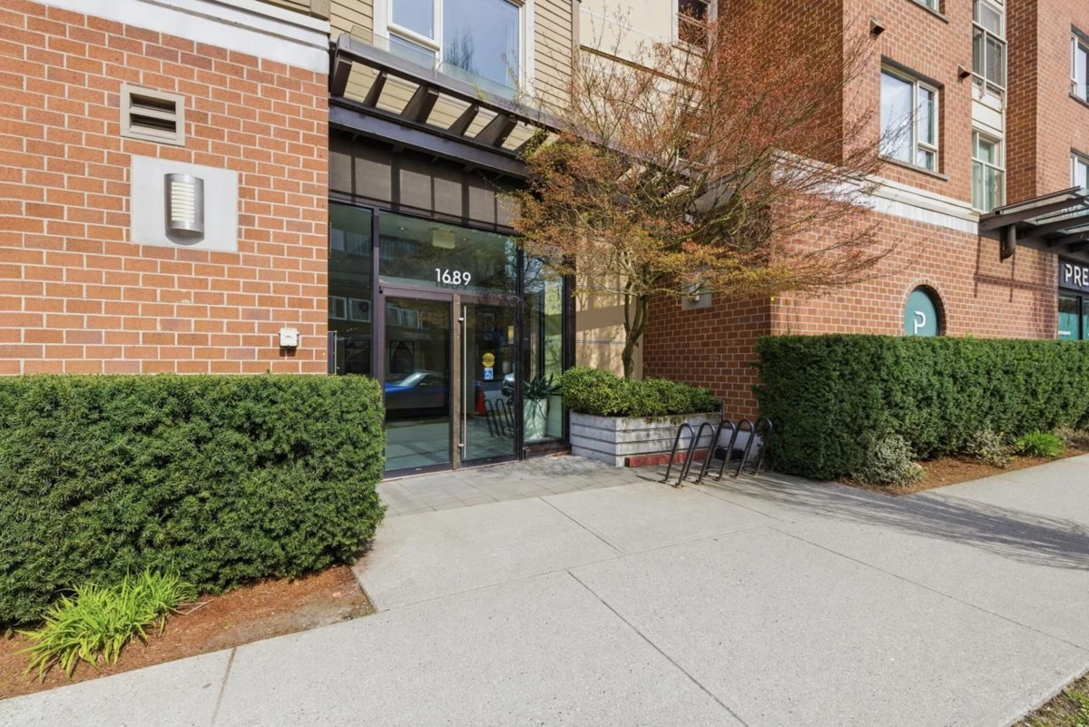 Family Room Photo of PH-8 1689 E 13th Avenue, Vancouver, BC