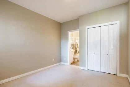 Entry Foyer Photo of 903 Cliff Avenue, Burnaby, BC