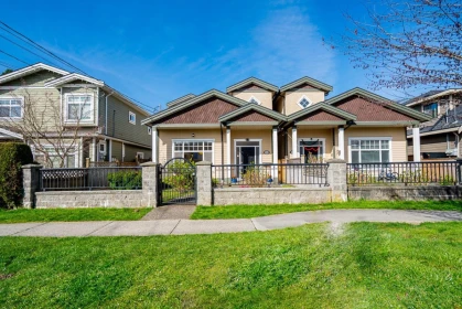 903 Cliff Avenue, Burnaby, BC, Simon Fraser Univer. — 4 bed half duplex for sale