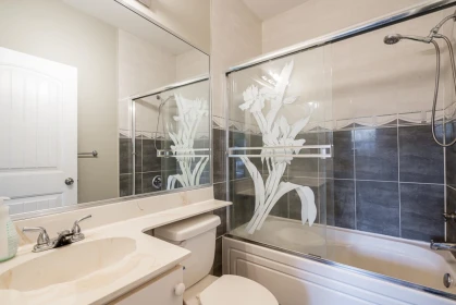 Hallway Photo of 903 Cliff Avenue, Burnaby, BC