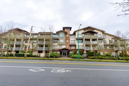 Community Amenities Photo (Clubhouse) of 212 6500 194th Street, Surrey, BC