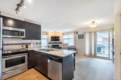 Kitchen Island Photo of 212 6500 194th Street, Surrey, BC