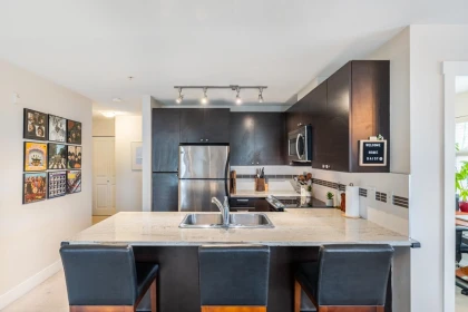 212 6500 194th Street, Surrey, BC, Surrey — Apartment/Condo for sale