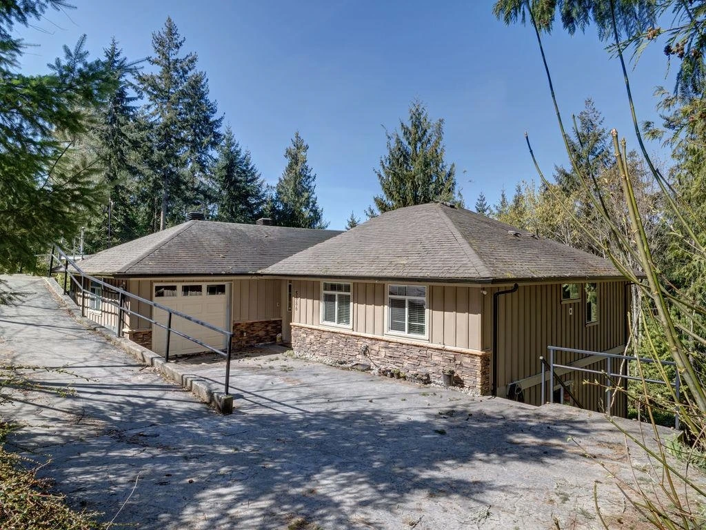 Living Room Photo of 5886 Sandy Hook Road, Sechelt, BC
