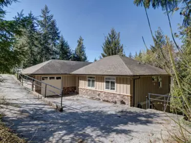 5886 Sandy Hook Road, Sechelt, BC, Sechelt — Single Family Residence for sale