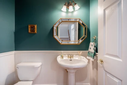 Guest Bathroom Photo of 2278 137 Street, Surrey, BC