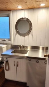 Kitchen Photo of 415 W Esplanade Avenue, North Vancouver, BC