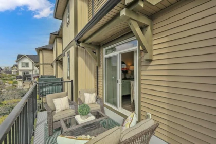 Entry Foyer Photo of 180 30930 Westridge Place, Abbotsford, BC