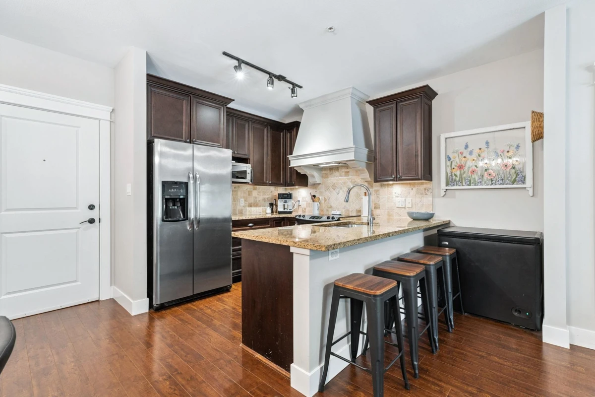 Dining Area Photo of 202 19530 65 Avenue, Surrey, BC