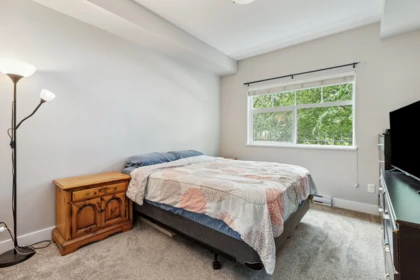Primary Bathroom Photo of 202 19530 65 Avenue, Surrey, BC