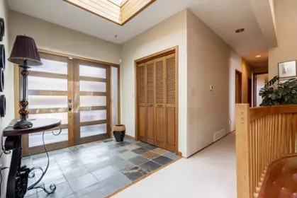 Basement Recreation Room Photo of 14366 Magdalen Avenue, White Rock, BC